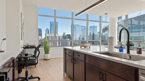 Coffee/tea maker, fridge, microwave, oven - Penthouse Escape + Vibrant West Loop Access (Chicago)