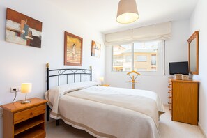 2 habitaciones, tabla de planchar con plancha y wifi gratis 