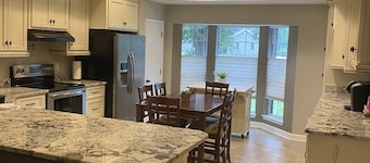 Brick home in a quiet quaint neighborhood. Just minutes off the beach express.