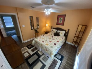 3 chambres, fer et planche à repasser, Wi-Fi gratuit, draps fournis