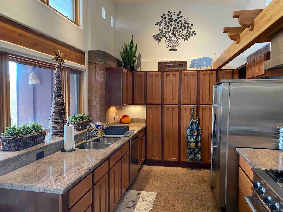 ثلاجة، ميكروويف، فر ن، موقد طهي مسطح