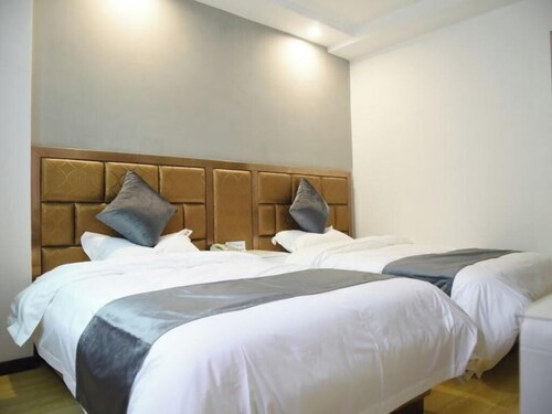 Shell Lishui High-speed Railway Station Hotel