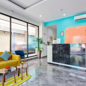 Lobby - Sans Hotel Rajawali Surabaya (Surabaya)