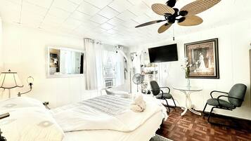 1 bedroom, iron/ironing board, free WiFi, bed sheets