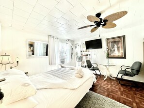 1 habitación, tabla de planchar con plancha, wifi gratis y ropa de cama 