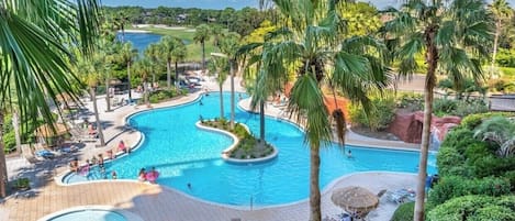 Utomhuspool och uppvärmd pool