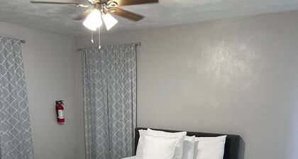 Clean spacious home near Sentara Hospital