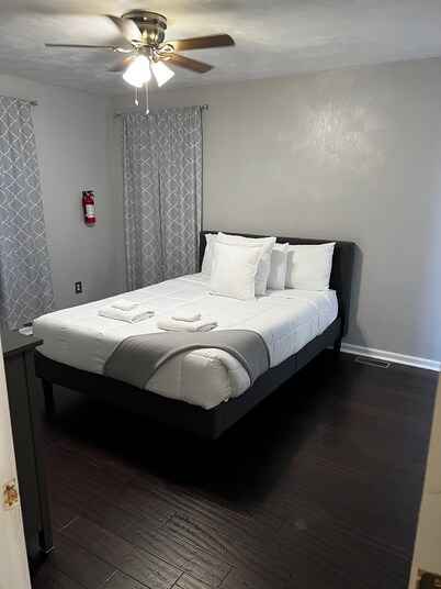 Clean spacious home near Sentara Hospital