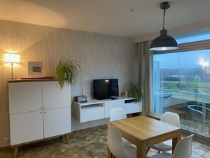 Dining - Ochtendstemming by Interhome (Bredene)