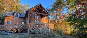 Cabin with a beautiful few at 4,700 feet in elevation