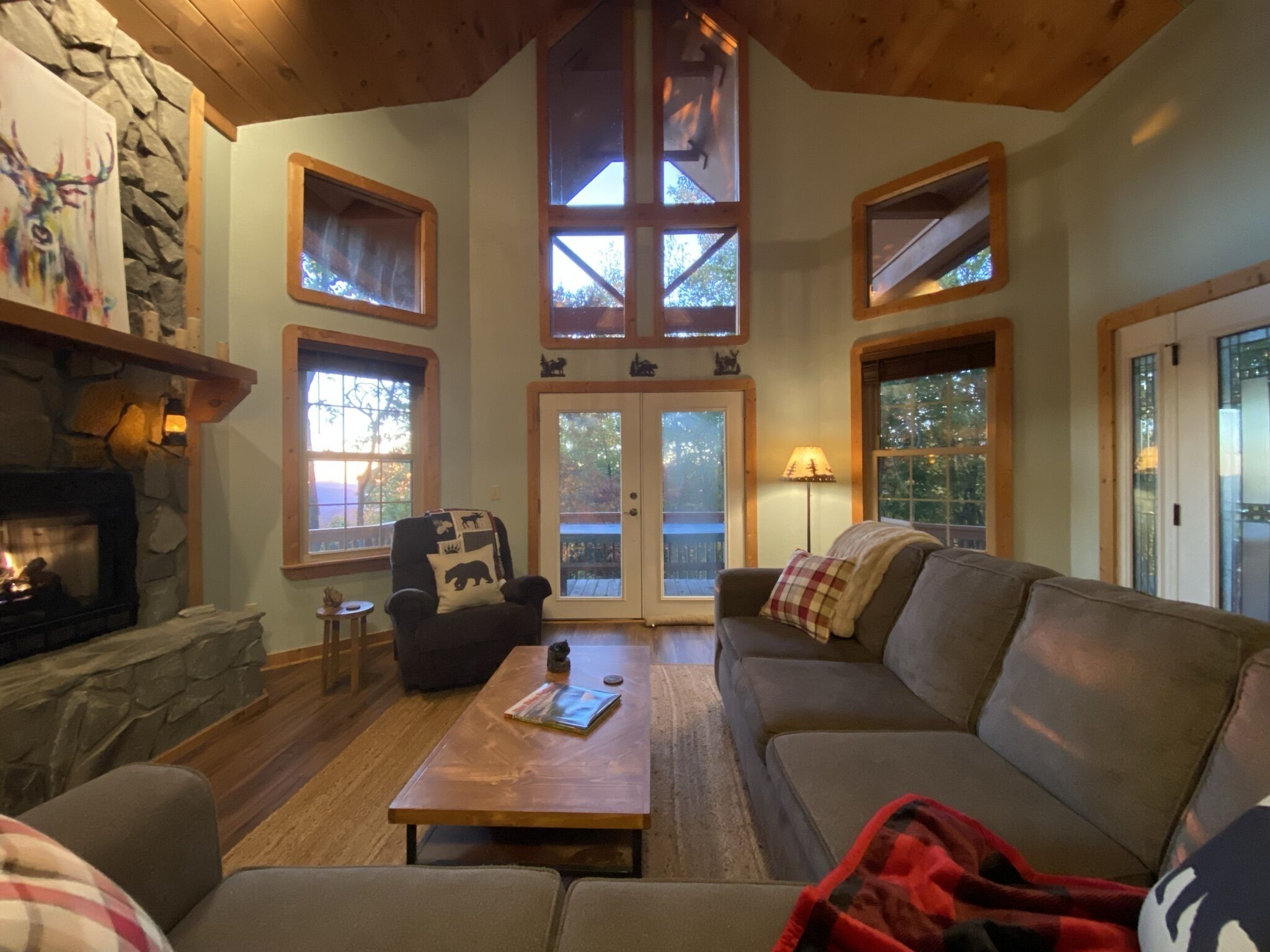 Smart-TV, peis, DVD-spiller og fotballspill