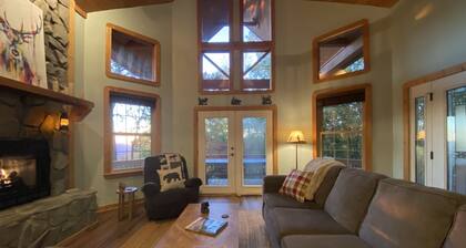 Cabin with a beautiful few at 4,700 feet in elevation