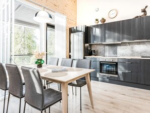 Fridge, microwave, dishwasher, cookware/dishes/utensils - Rukan hukka by Interhome (Kuusamo)