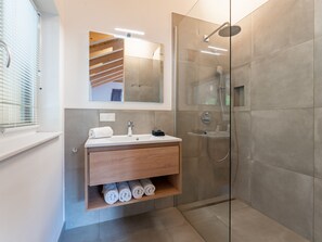 Ducha y secador de pelo