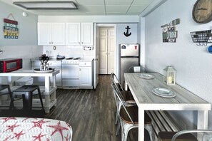 冰箱、微波炉、炉灶、茶具/咖啡用具