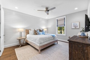 Unclassified image, 5 of 49, button