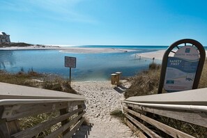 Unclassified image, 4 of 49, button