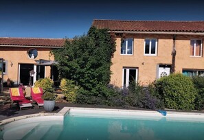 Outdoor pool - Gîte dortoir 250 m212 to 15 pers (Peyrusse massas)