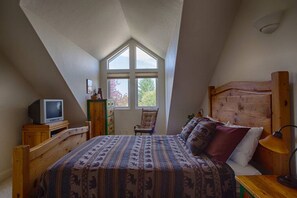 3 bedrooms, free WiFi, bed sheets