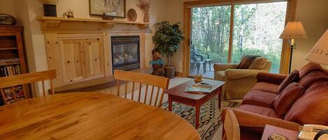 Smart TV, fireplace, DVD player