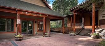 Snowy Pines Retreat: Balcony w View, Hot Tub, Close to Grand Targhee