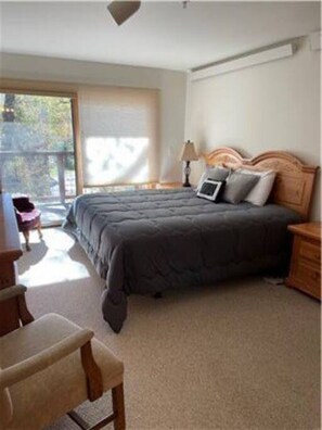 2 bedrooms, free WiFi, bed sheets - Mountain Breeze Retreat: Condo, Great for Large Families, Close to Targhee (Driggs)