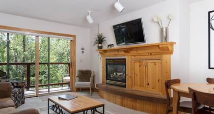 Alpine Haven: Cozy Condo Near Grand Targhee, Skiing, Biking