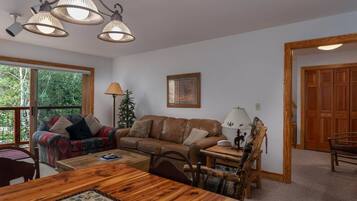 Smart-TV, Kamin, DVD-Player