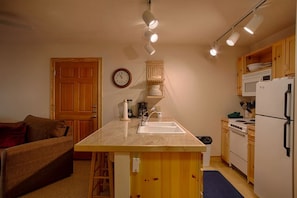 Fridge, microwave, oven, stovetop - Creekside Retreat: Cozy, Deck, Close to Grand Targhee (Driggs)