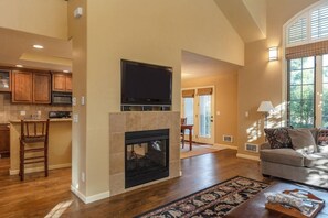 Smart TV, fireplace, DVD player