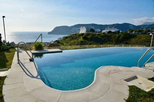 Holiday Home "La Reserva" with Shared Pool, Terrace & Wi-Fi