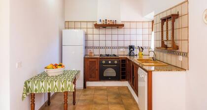 Ferienhaus 'Cas Casai' mit Bergblick, Pool und WLAN