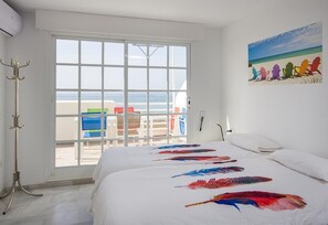 3 slaapkamers, een strijkplank/strijkijzer, gratis wifi, beddengoed