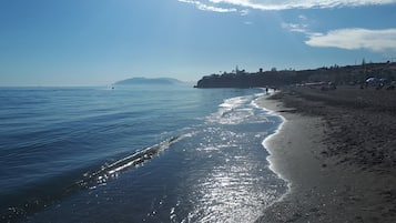Una spiaggia nelle vicinanze