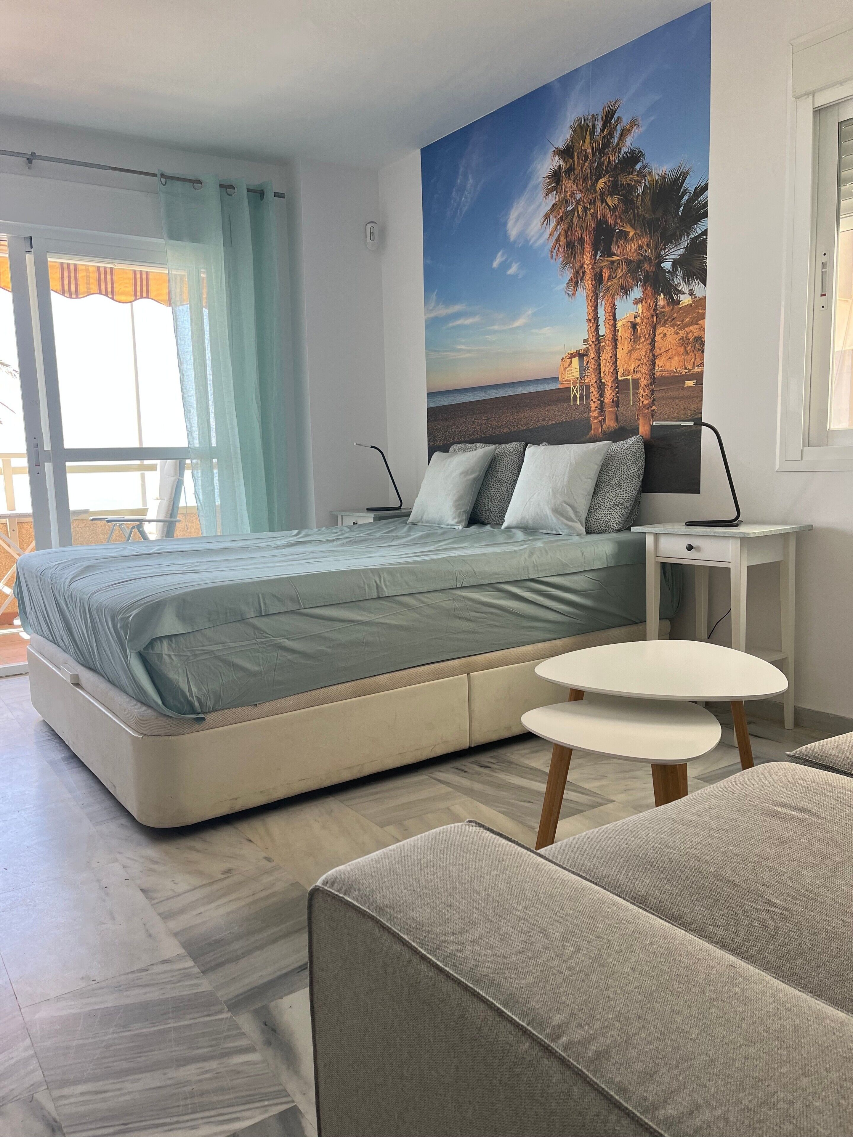Een strijkplank/strijkijzer, gratis wifi, beddengoed