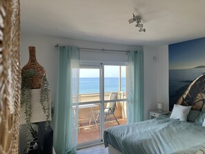 Iron/ironing board, free WiFi, bed sheets - Apartment "Studio 1 - Sea Front" Near the Beach with Sea View, Balcony, Terrace & Garden (Rincón de La Victoria)