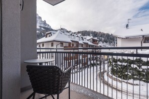 Property grounds - Apartment "La Grambla Mont Seuc" with Mountain View, Balcony & Wi-Fi (St.Christina)