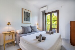 1 غرفة نوم ومكواة/لوح كي وواي فاي مجانًا وملاءات أسرّة