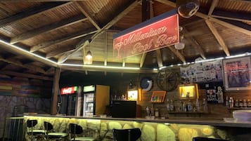 Bar (en la propiedad)