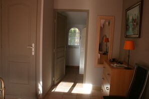 Interior - QUIET RESIDENCE DES CHAMPS SWIMMING POOL               (Conca)