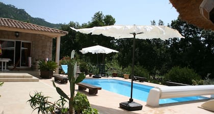 QUIET RESIDENCE DES CHAMPS SWIMMING POOL