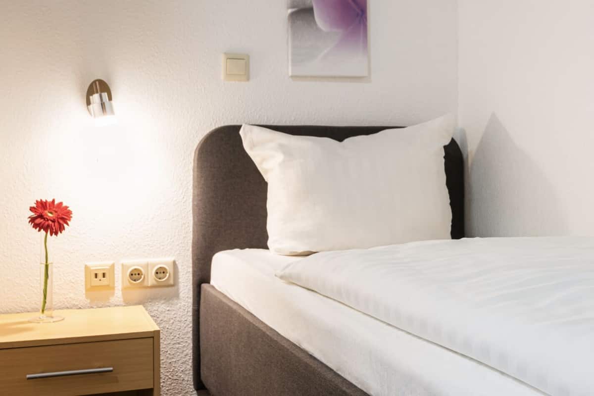 Economy Single Room