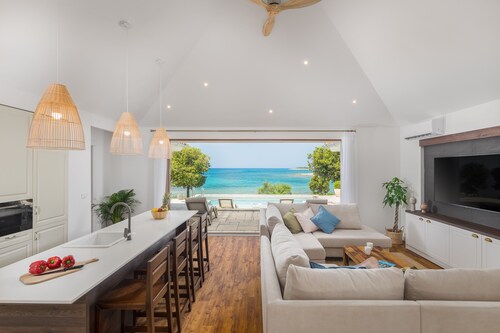 Luxury Beach Villas Porto Bus