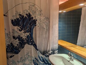 Hair dryer, towels