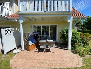 Unclassified image, 4 of 10, button - Dat Gele Hus apartment 2 (Prerow)