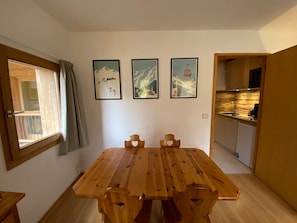 Dining - 2-room apartment in Méribel, 4 ppl, near slopes, balcony, TV (Méribel)