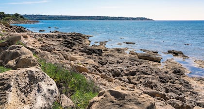 Sea front villa ,direct access to the rocky beach, Siracusa, Sicily
