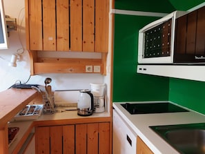 Refrigerador, microondas, horno y lavavajillas 