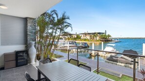 تناول الطعام بالخارج