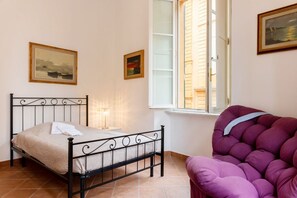 3 bedrooms, iron/ironing board, WiFi - Borgo Stretto Roomy Apartment x5 (Pisa)